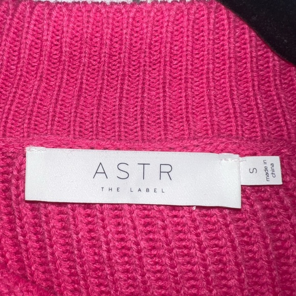 Astr the Label Women’s Pink Sweater Size Small - Picture 2 of 3